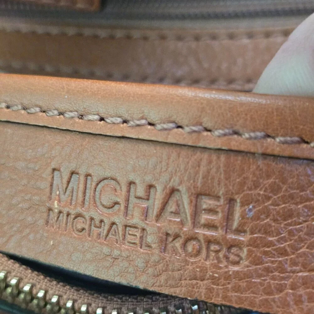 Michael Michael Kors Signature Coated Canvas Medium Cynthia Tote Designer Bag